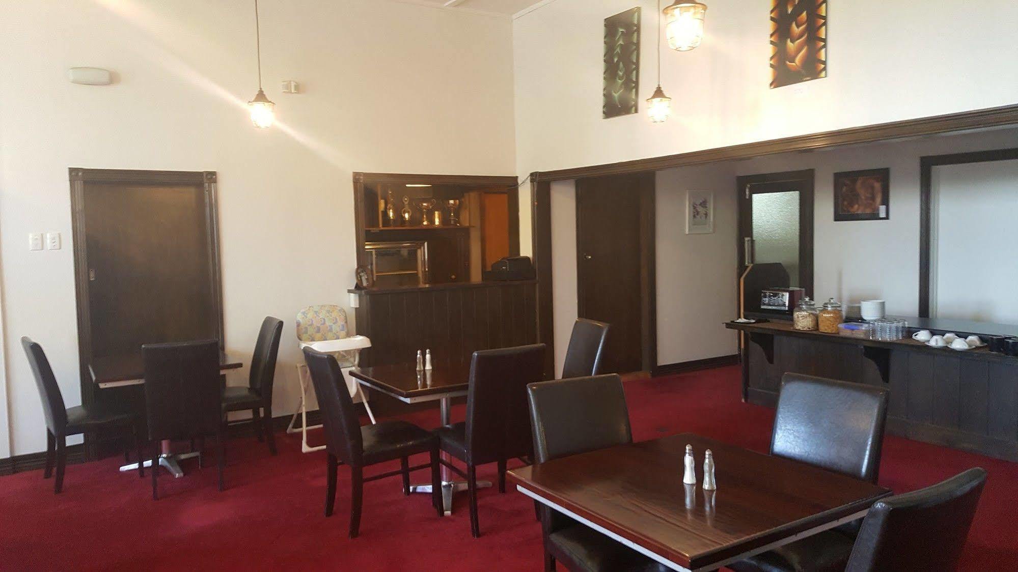 Masonic Hotel Waitara Exterior foto